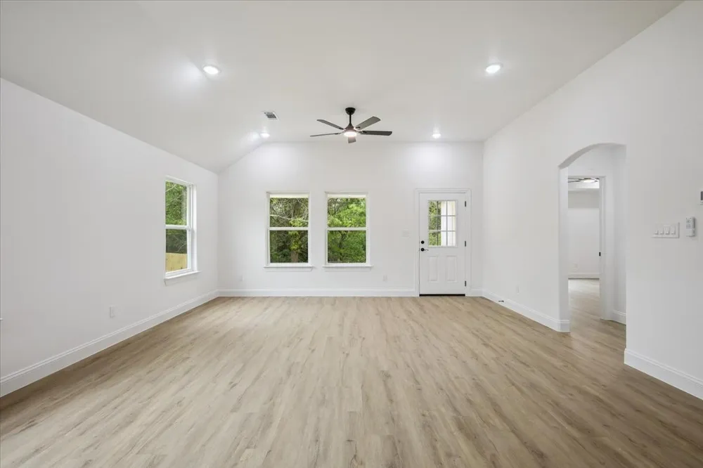 111 Oak Street Ector, TX 75439