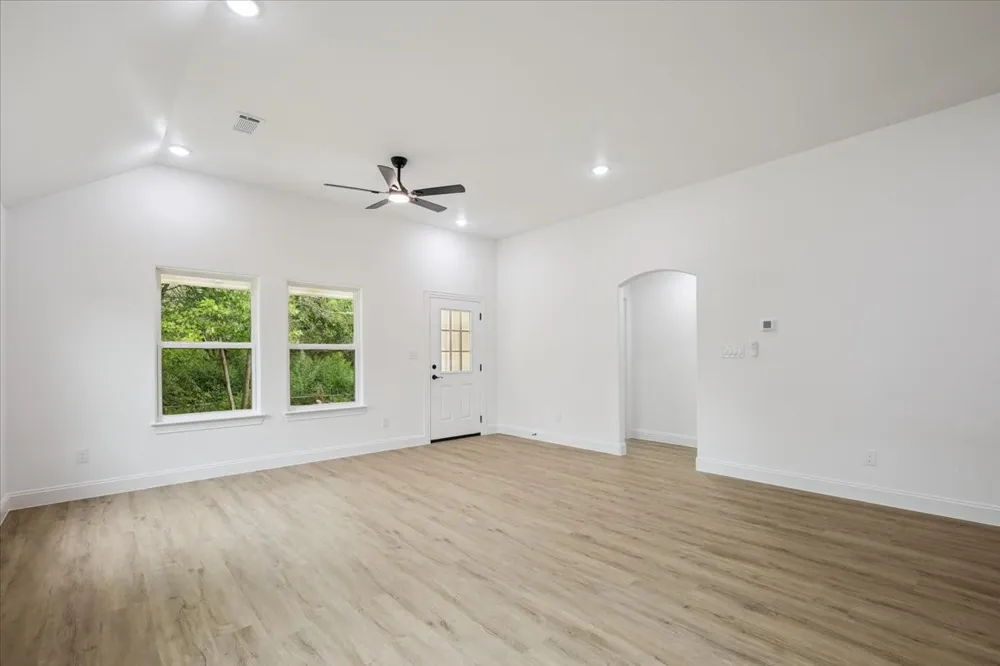 111 Oak Street Ector, TX 75439