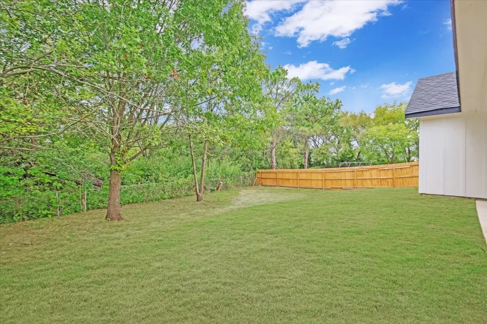 111 Oak Street Ector, TX 75439