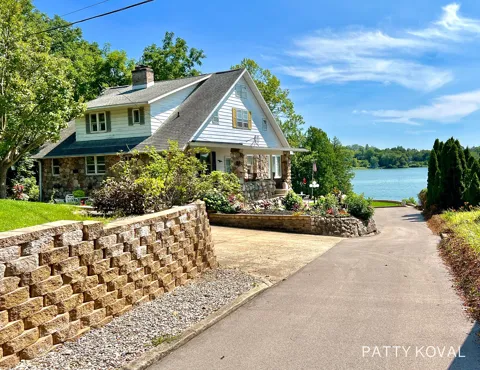 446 Bayview Court