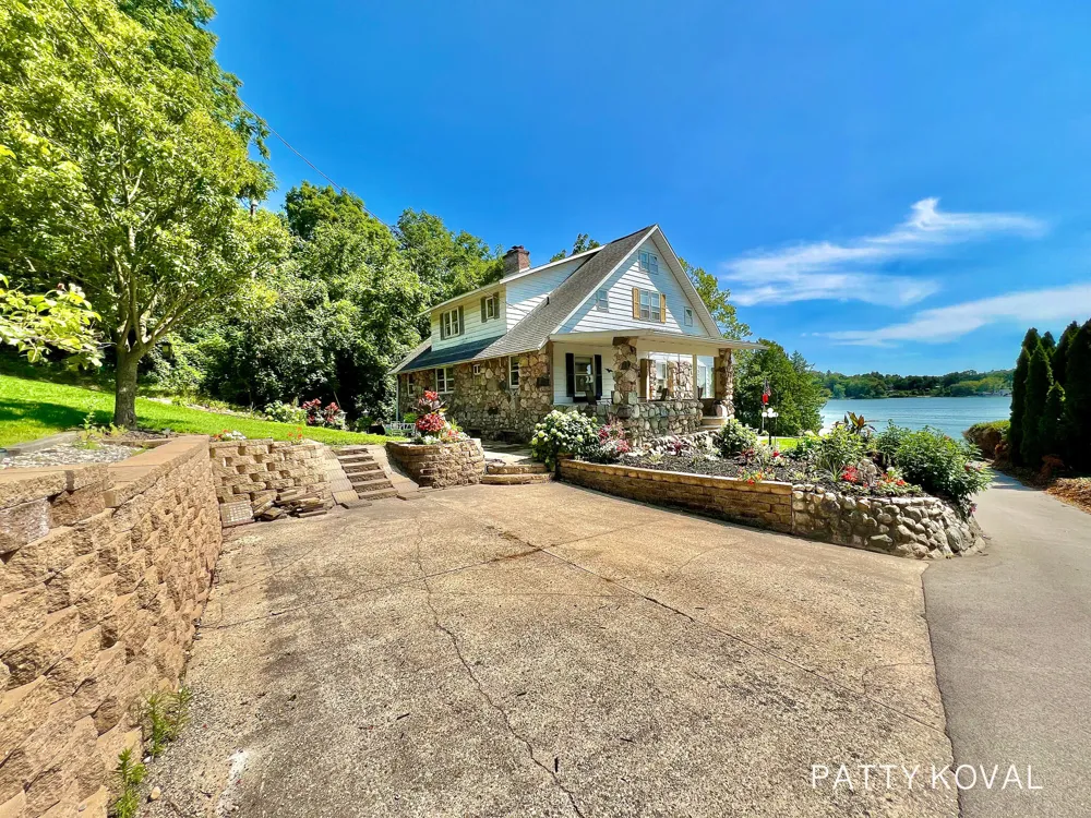 446 Bayview Court Caledonia, MI 49316