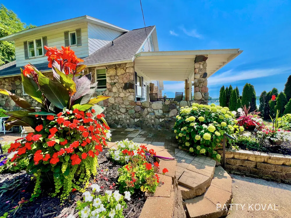 446 Bayview Court Caledonia, MI 49316