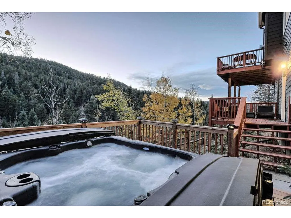 10197 Crest View Drive