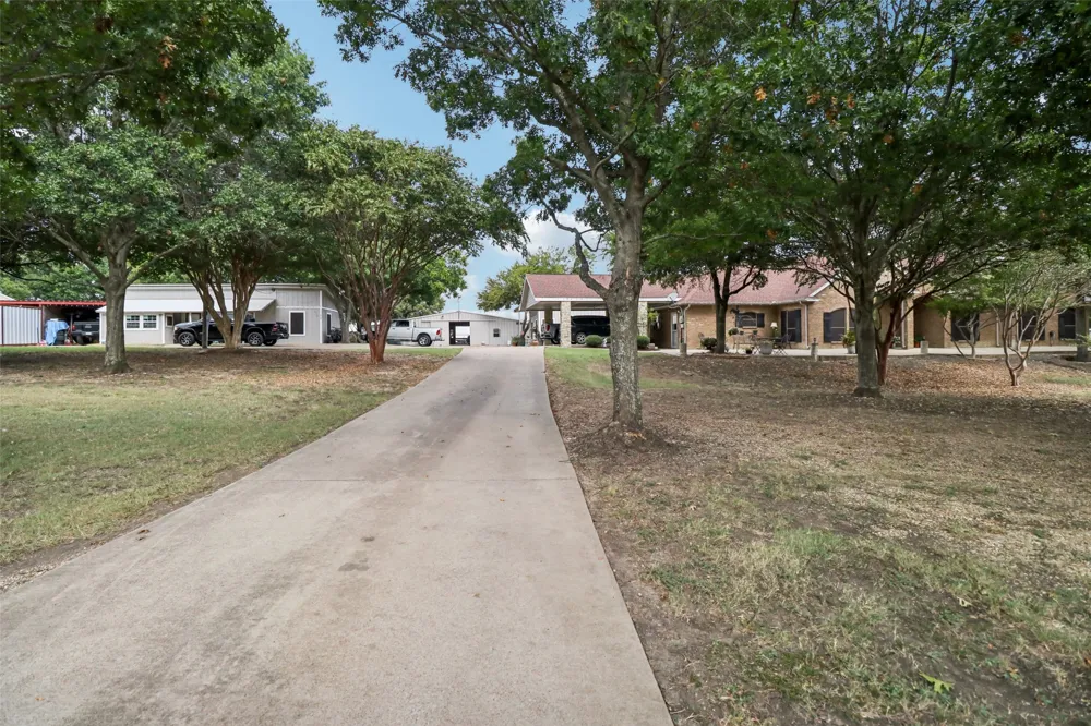 4209 Fm 813 Waxahachie, TX 75165