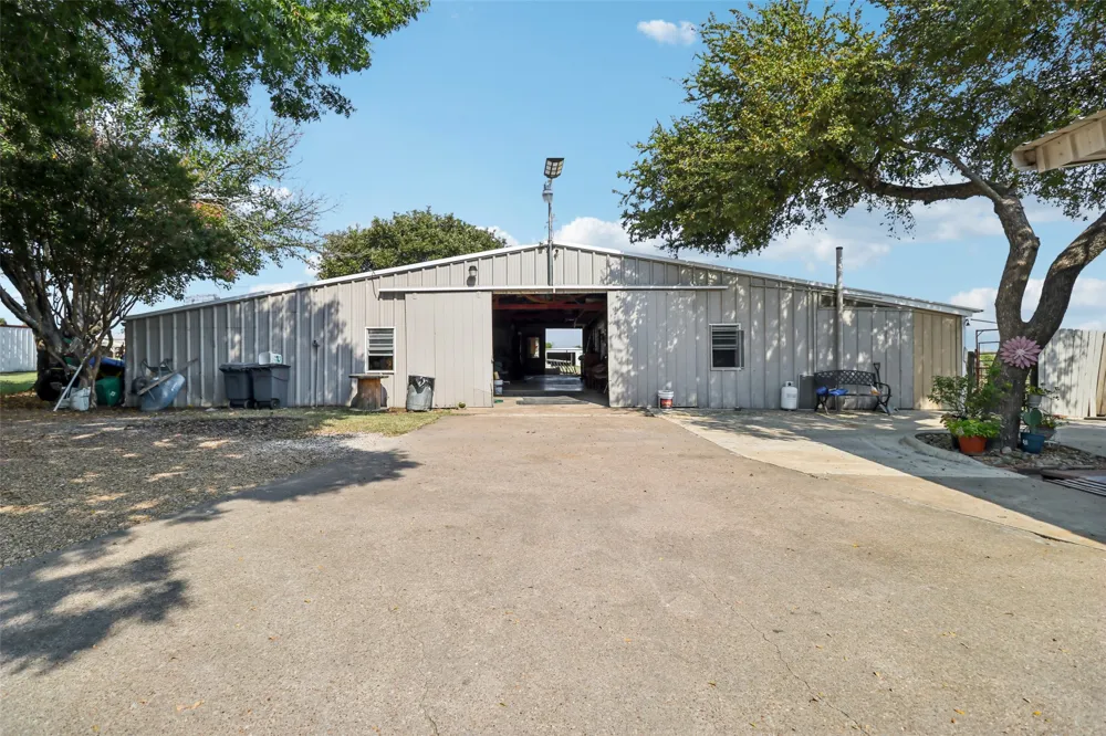 4209 Fm 813 Waxahachie, TX 75165