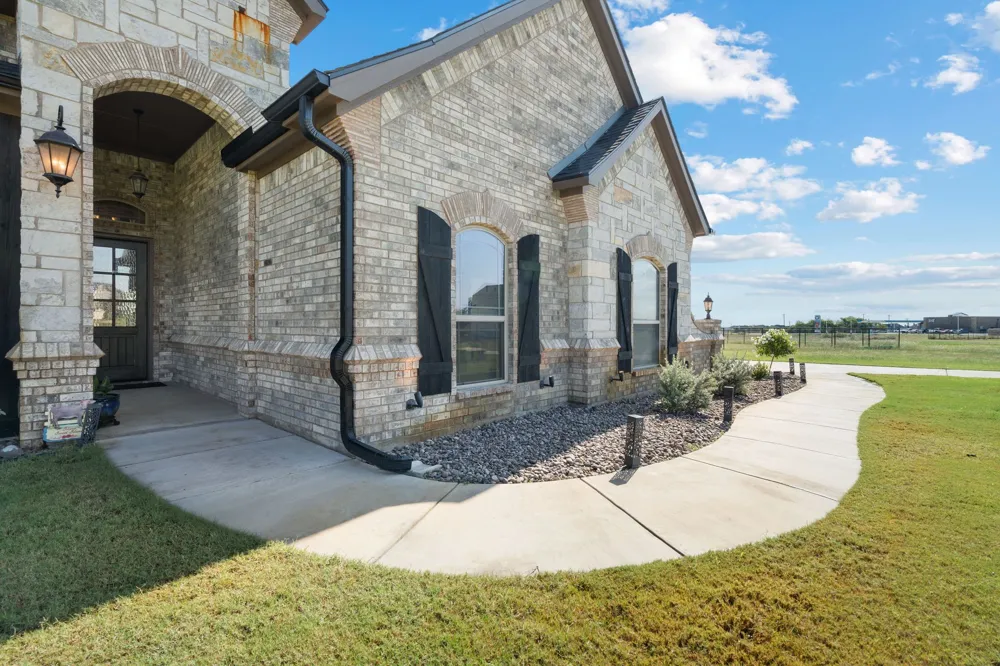 3032 Perkins Lane Weatherford, TX 76088