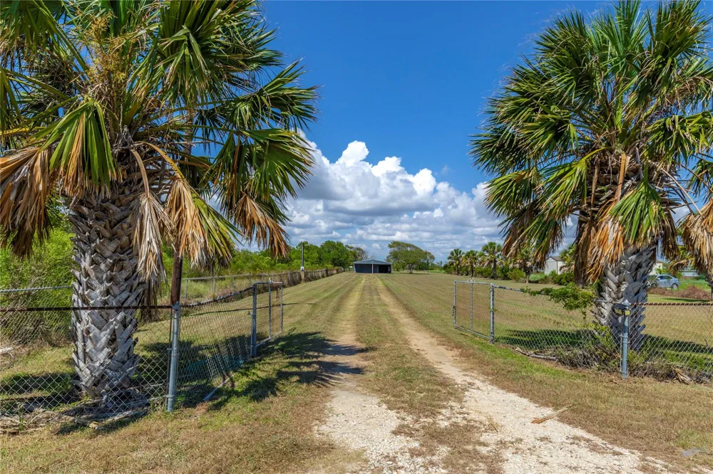 267 S Gulf Rd Matagorda, TX 77457
