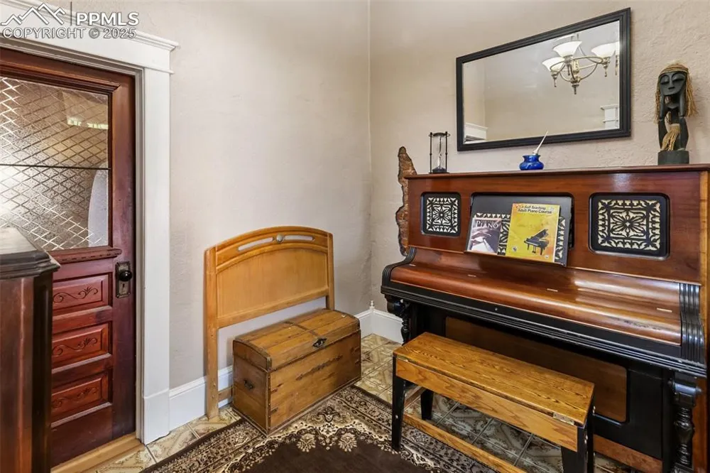 119 S 3rd Street Victor, CO 80860