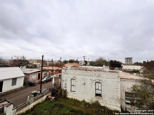 520 Davis Ave Unit B Laredo, TX 78040
