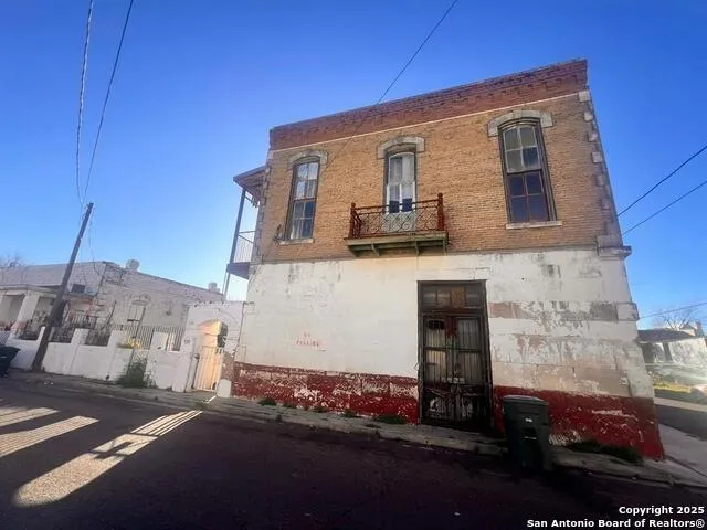 520 Davis Ave Unit B Laredo, TX 78040