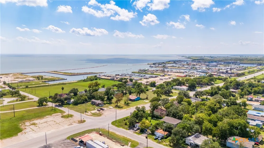 404 8th Street Palacios, TX 77465