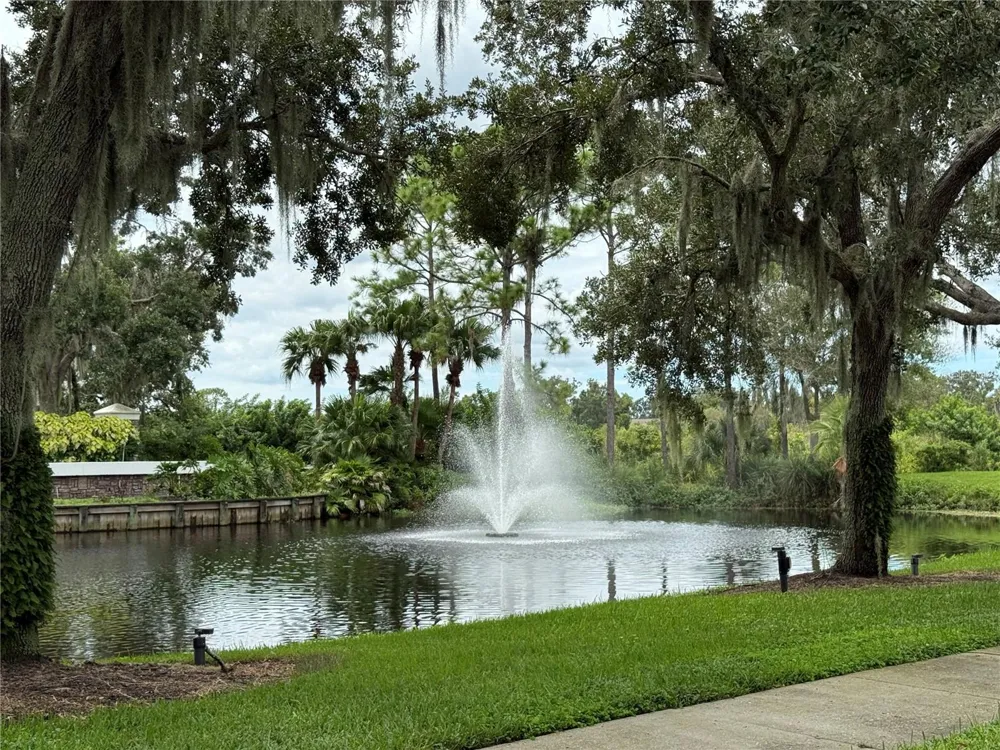 5251 MAHOGANY RUN AVENUE #524 Sarasota, FL 34241