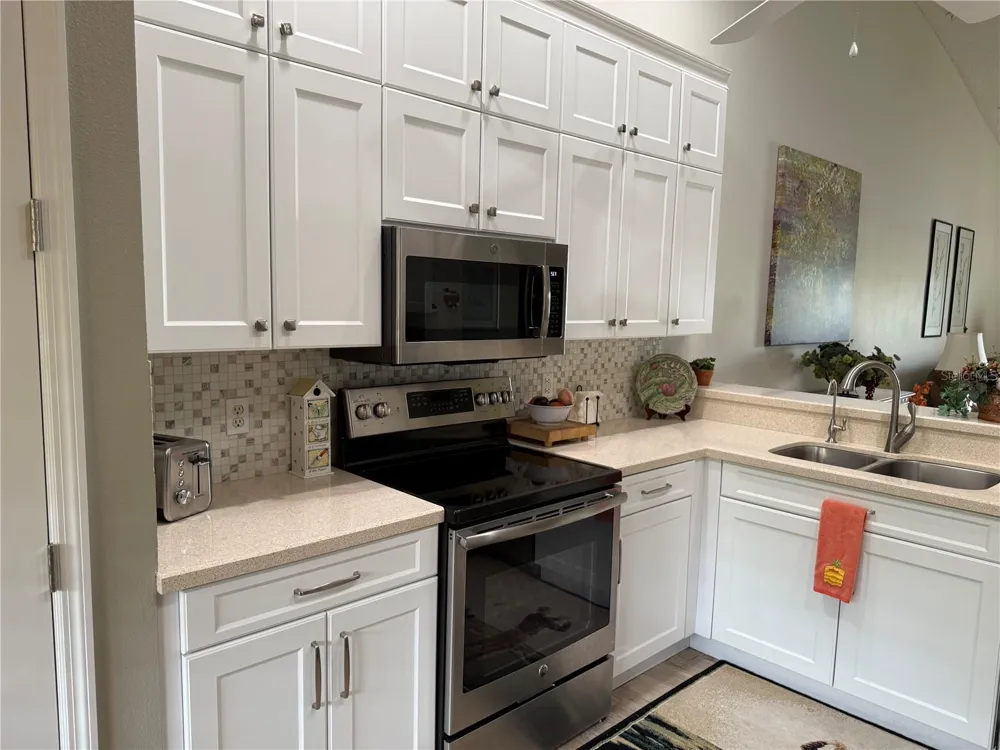 5251 MAHOGANY RUN AVENUE #524 Sarasota, FL 34241