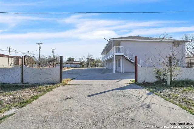 1303 Philadelphia St Laredo, TX 78041