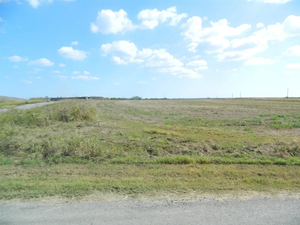 1998 Ozro Road Venus, TX 76084