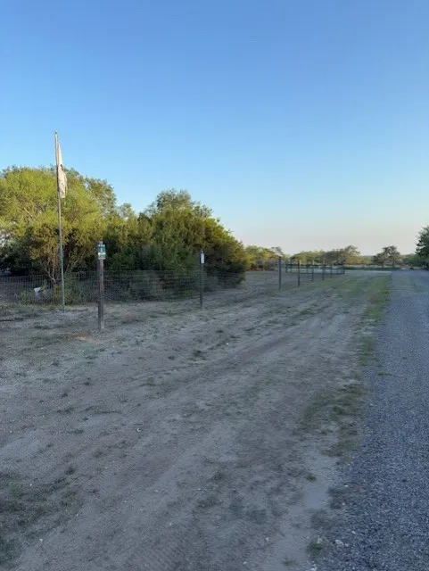 211 County Road 229 Circle Three Rivers, TX 78071