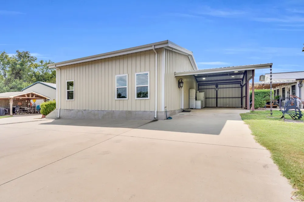 490 James Road Ferris, TX 75125