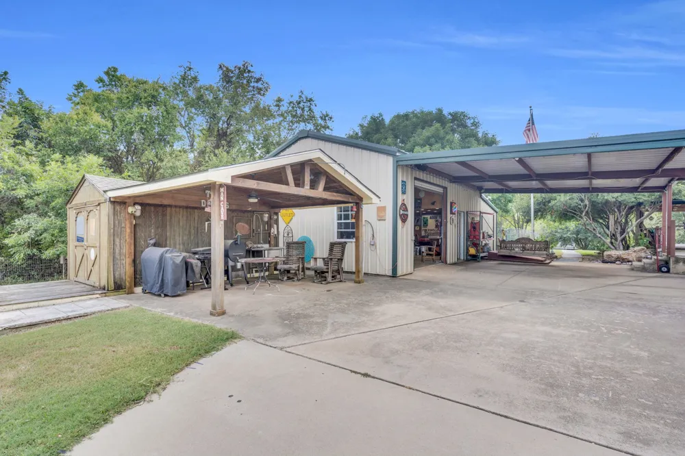 490 James Road Ferris, TX 75125