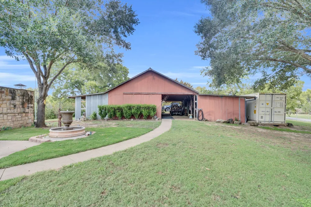 490 James Road Ferris, TX 75125