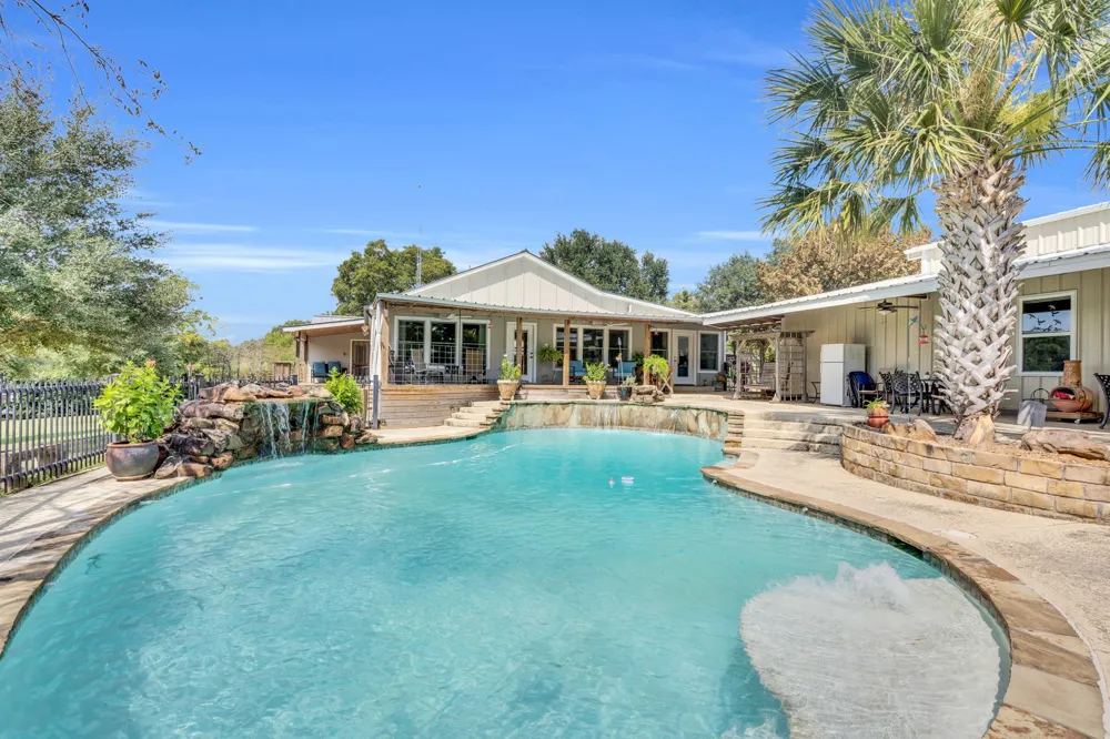 490 James Road Ferris, TX 75125