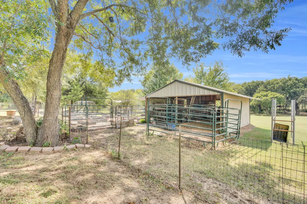 490 James Road Ferris, TX 75125