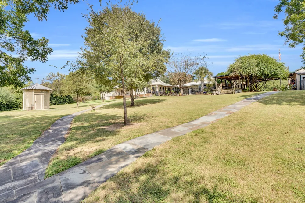 490 James Road Ferris, TX 75125