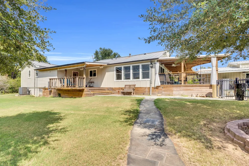490 James Road Ferris, TX 75125