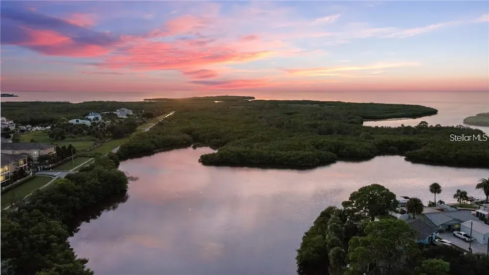1-2 GREEN KEY New Port Richey, FL 34652