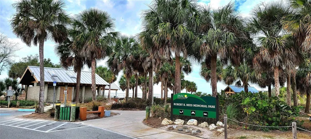 1-2 GREEN KEY New Port Richey, FL 34652