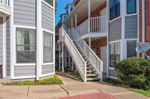 4441 Old College #7202