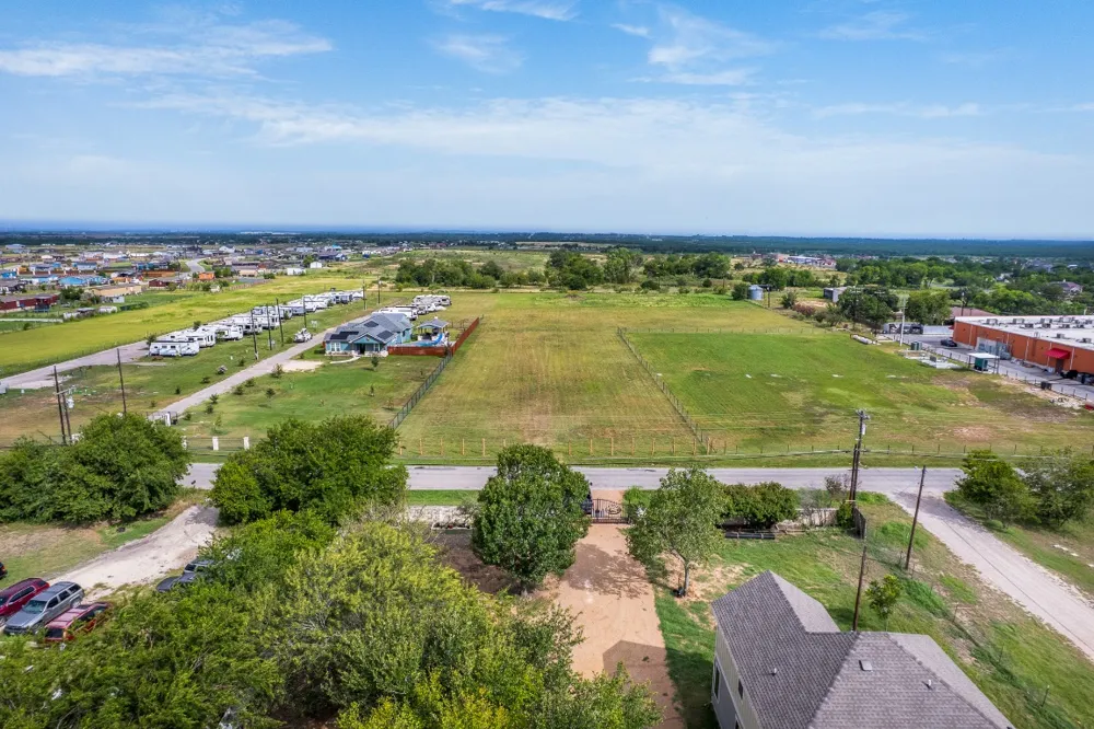 Stork Road Del Valle, TX 78617