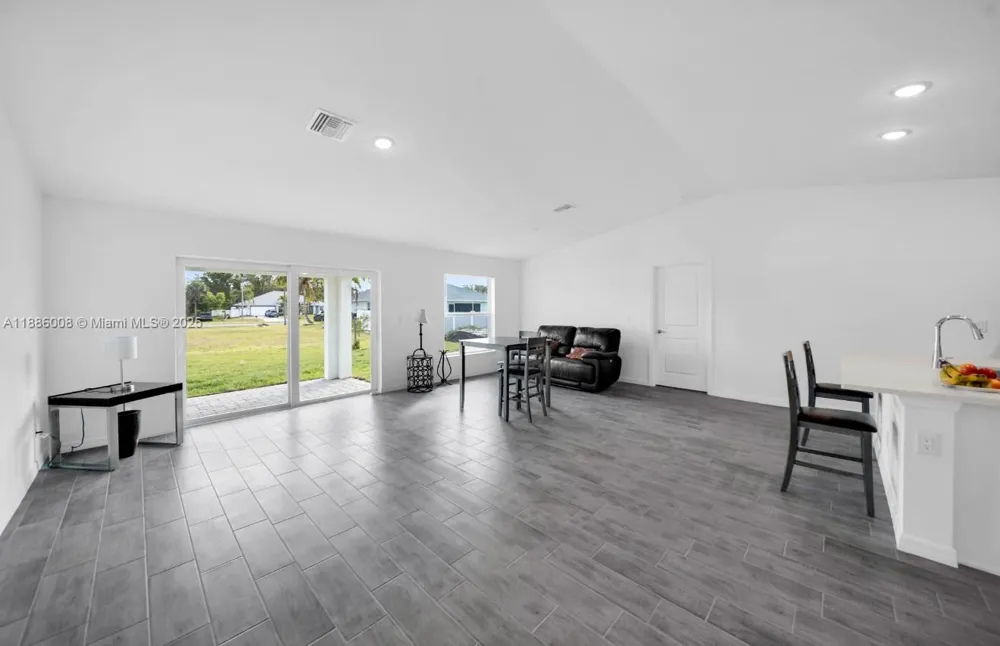 4217 NE 23rd Pl Cape Coral, FL 33909