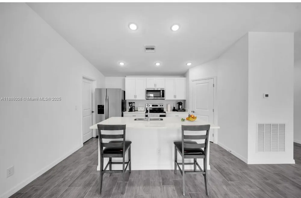 4217 NE 23rd Pl Cape Coral, FL 33909