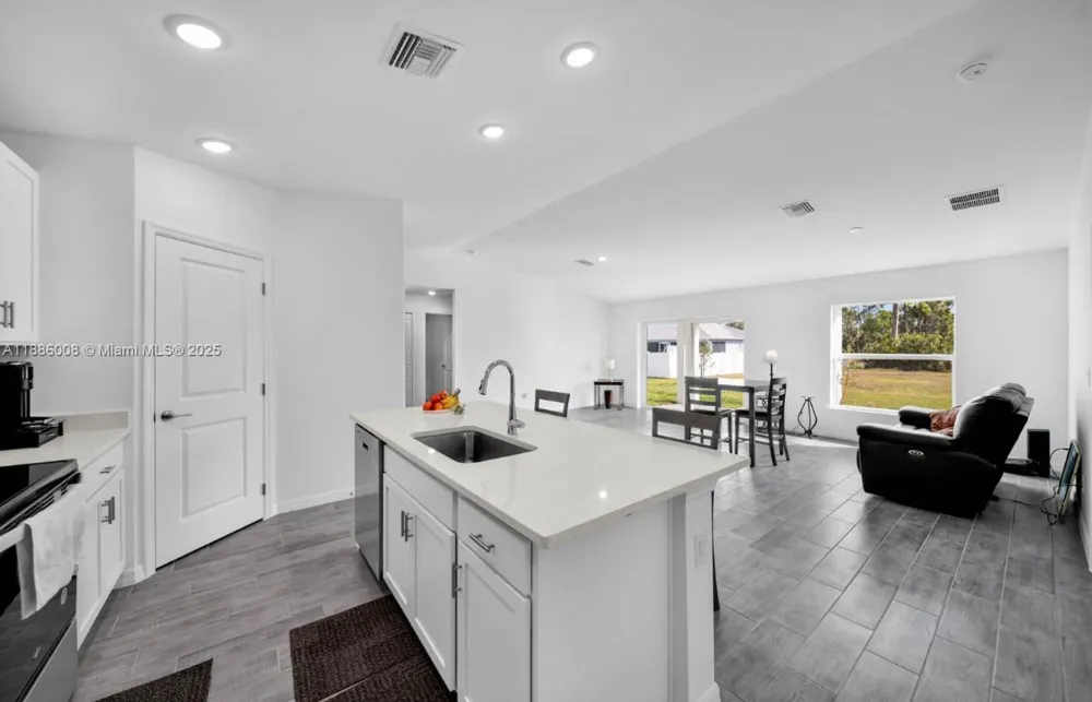 4217 NE 23rd Pl Cape Coral, FL 33909