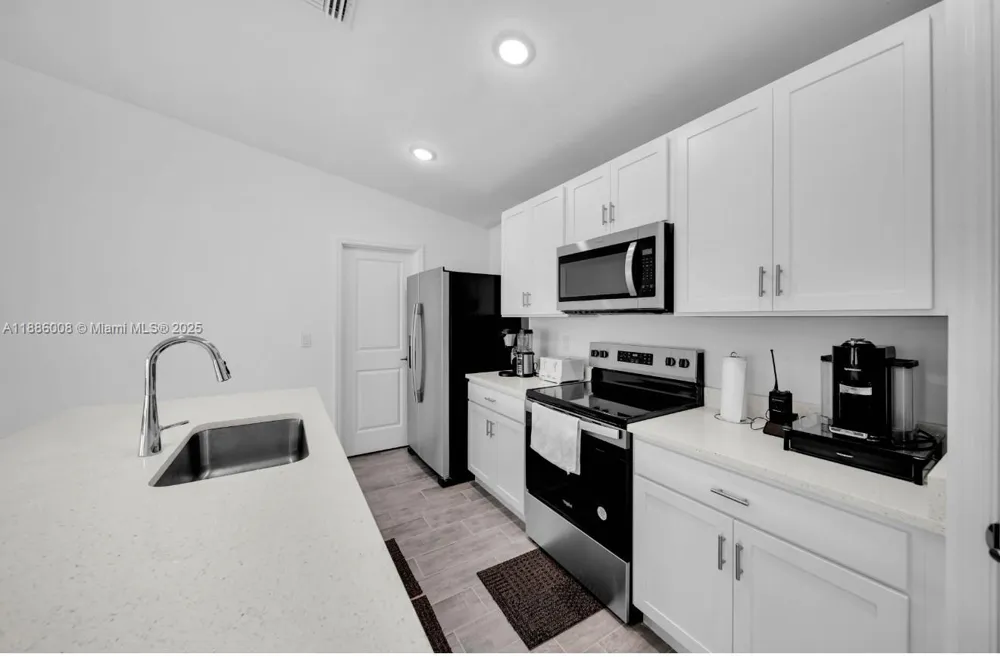 4217 NE 23rd Pl Cape Coral, FL 33909
