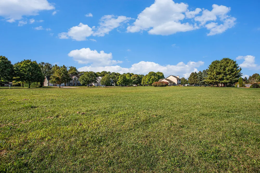 908 Maple Meadows Avenue Vicksburg, MI 49097