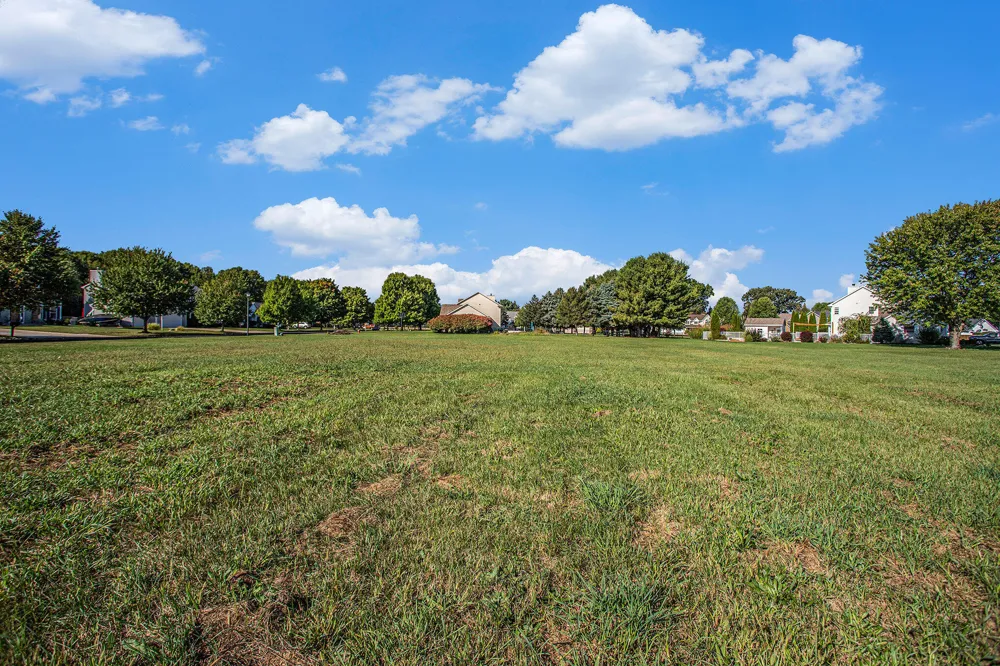 908 Maple Meadows Avenue Vicksburg, MI 49097