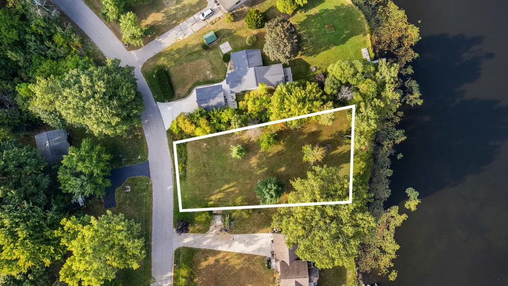 33 W Shore Drive Stanton, MI 48888