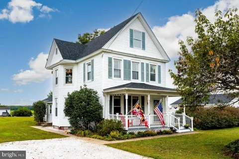 4904 RAVENWOOD ROAD