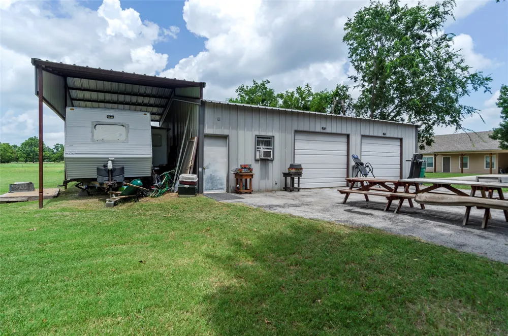 102 Mesquite Street Paradise, TX 76073