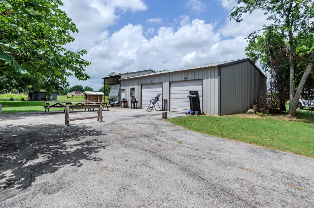 102 Mesquite Street Paradise, TX 76073