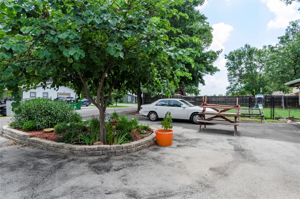 102 Mesquite Street Paradise, TX 76073