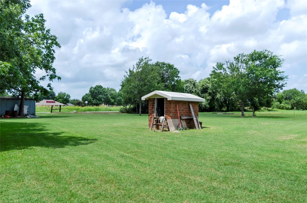 102 Mesquite Street Paradise, TX 76073