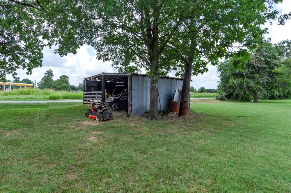 102 Mesquite Street Paradise, TX 76073