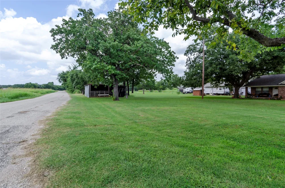 102 Mesquite Street Paradise, TX 76073