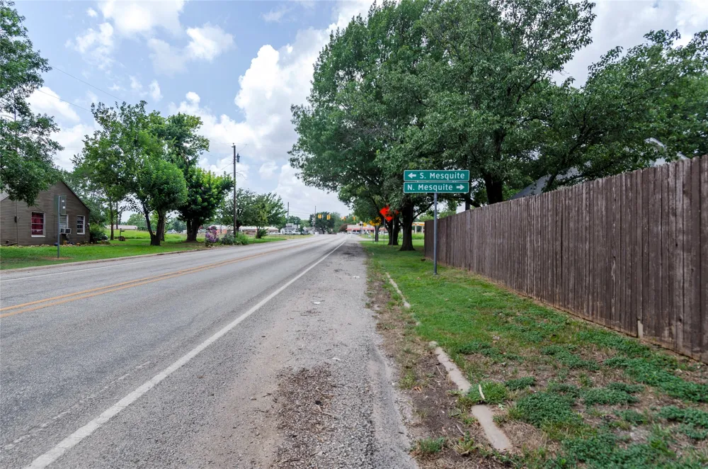 102 Mesquite Street Paradise, TX 76073