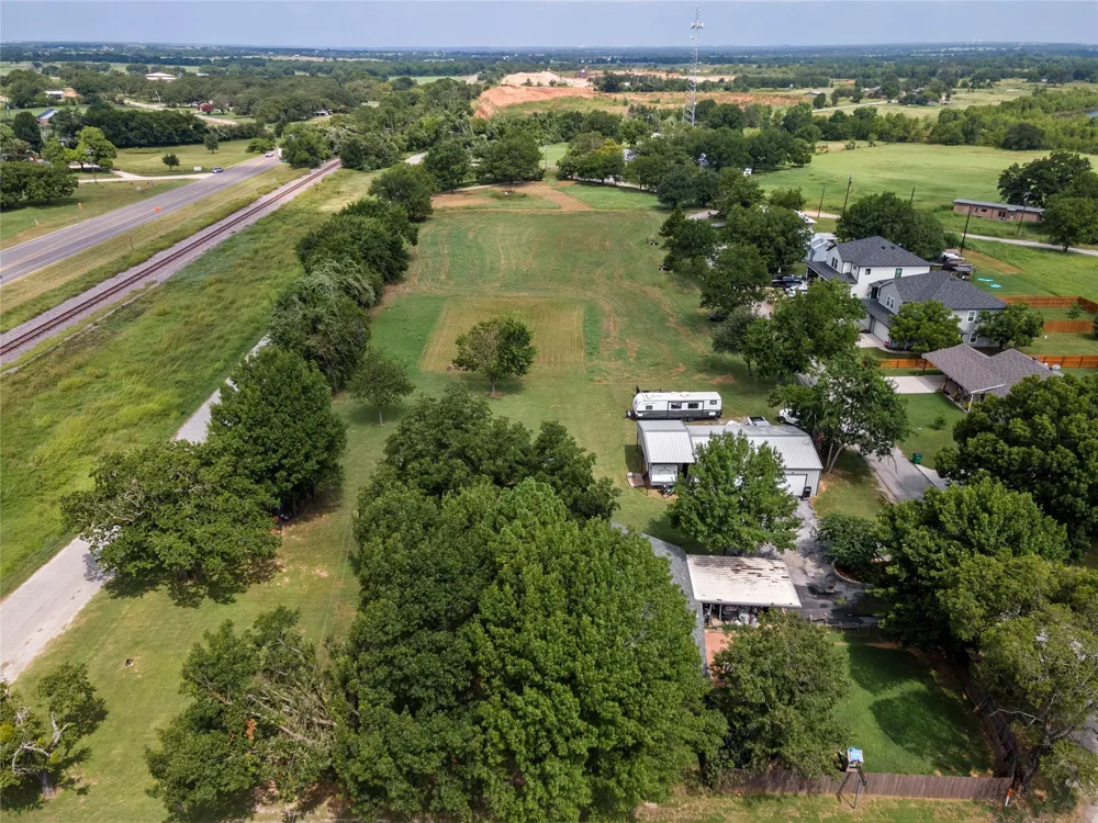 102 Mesquite Street Paradise, TX 76073