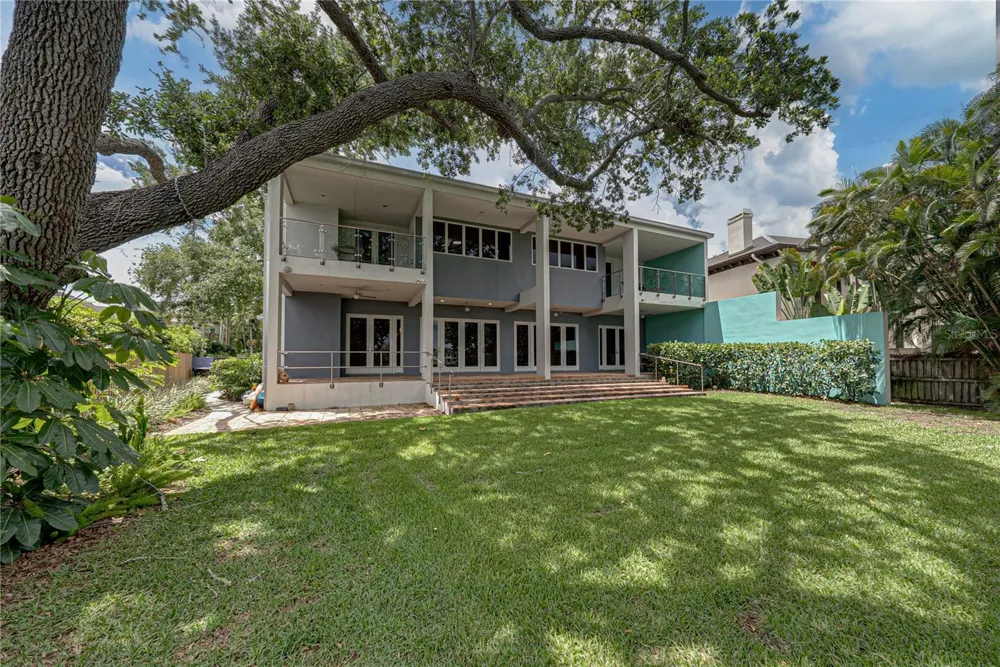 838 MONTEREY BOULEVARD NE St Petersburg, FL 33704