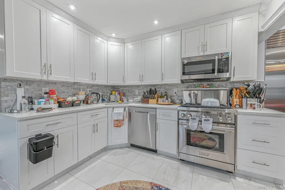 38 Quarry Lane Levittown, NY 11756