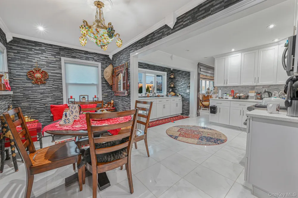 38 Quarry Lane Levittown, NY 11756
